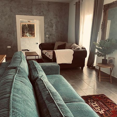 Вилла Art House 1800 Tribalj  Экстерьер фото
